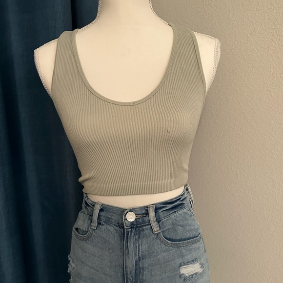 Grey Crew Neck Stretchy Ribbed Racer Back Crop Top Size S/M - Picture 3 of 6